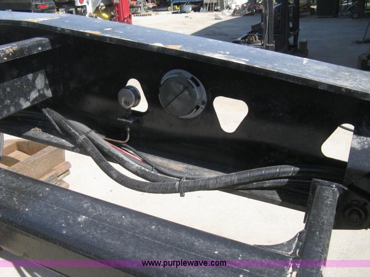 image for item G8282 2006 Trail King Advantage TK110HDG-533 RGN drop deck trailer