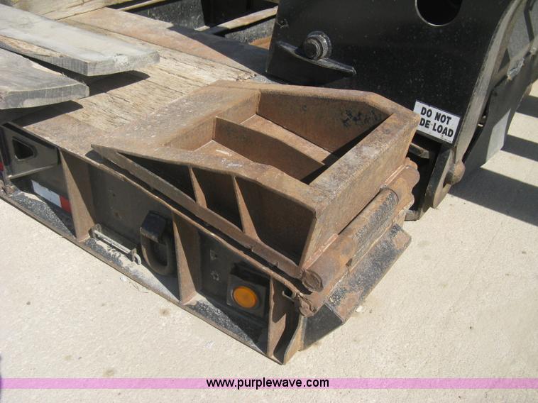 image for item G8282 2006 Trail King Advantage TK110HDG-533 RGN drop deck trailer