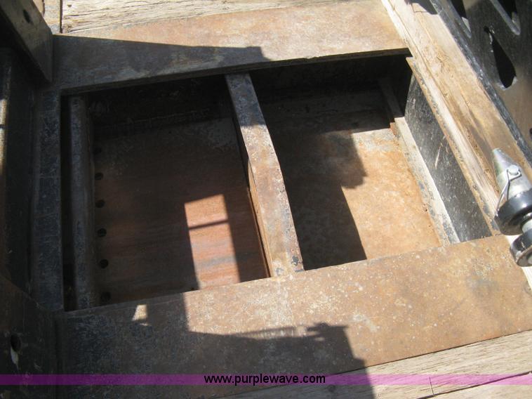 image for item G8282 2006 Trail King Advantage TK110HDG-533 RGN drop deck trailer