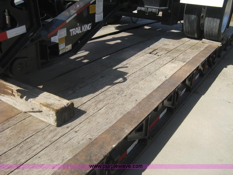 image for item G8282 2006 Trail King Advantage TK110HDG-533 RGN drop deck trailer