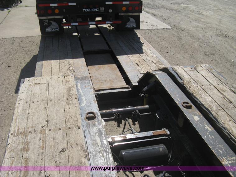 image for item G8282 2006 Trail King Advantage TK110HDG-533 RGN drop deck trailer