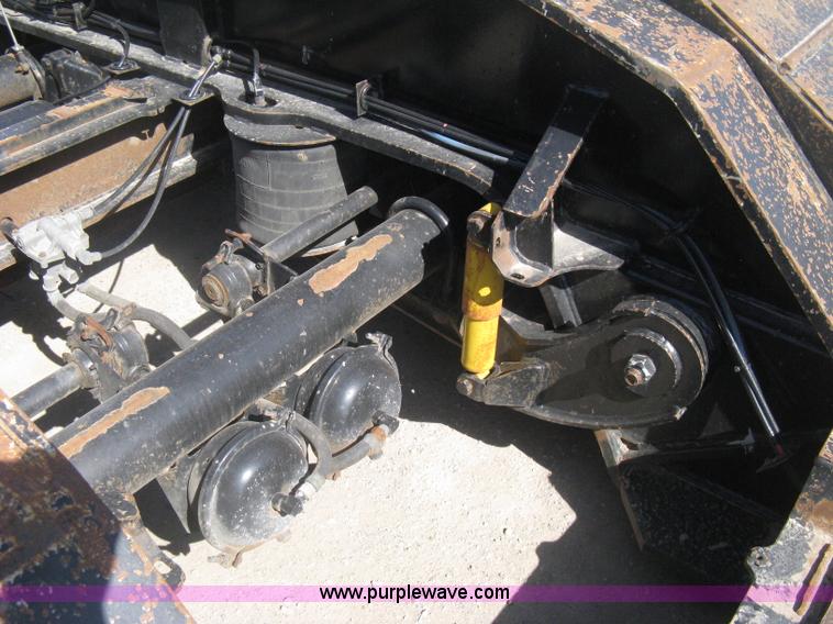 image for item G8282 2006 Trail King Advantage TK110HDG-533 RGN drop deck trailer