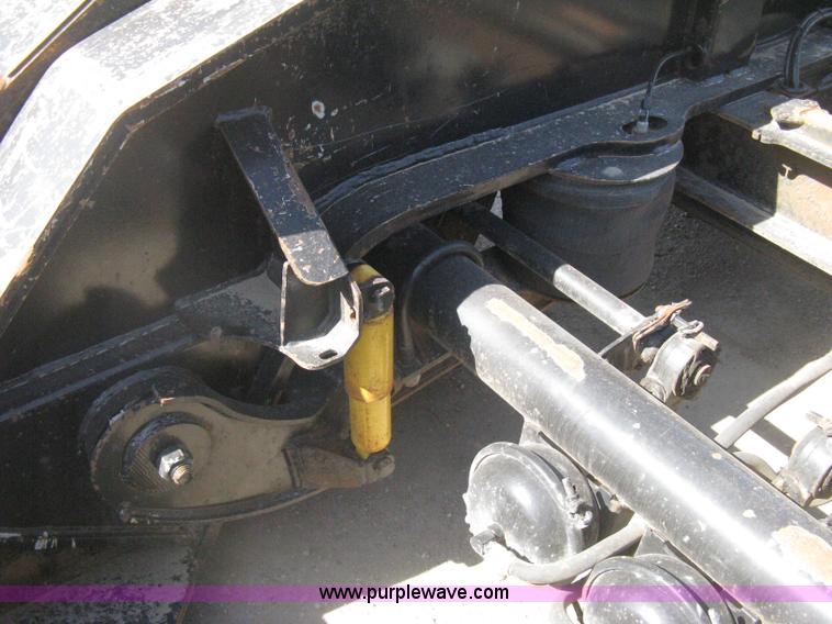 image for item G8282 2006 Trail King Advantage TK110HDG-533 RGN drop deck trailer