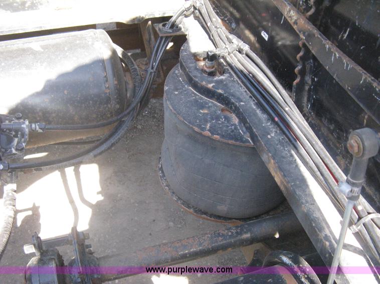 image for item G8282 2006 Trail King Advantage TK110HDG-533 RGN drop deck trailer