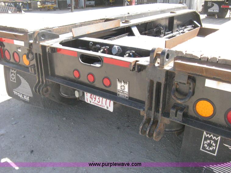 image for item G8282 2006 Trail King Advantage TK110HDG-533 RGN drop deck trailer