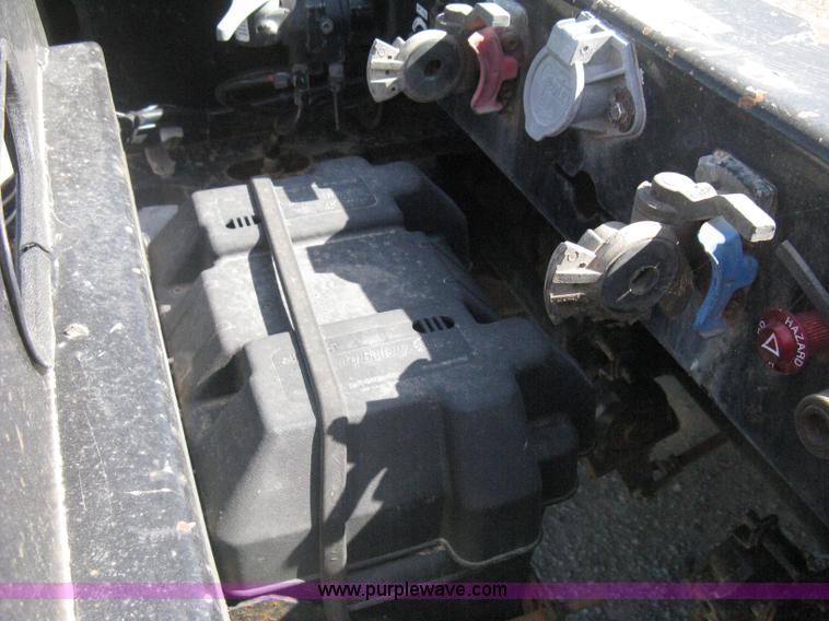 image for item G8282 2006 Trail King Advantage TK110HDG-533 RGN drop deck trailer