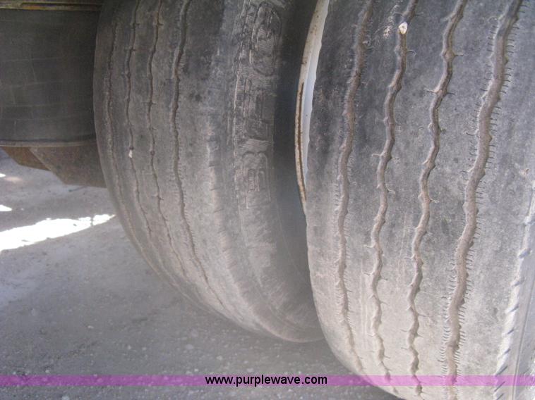 image for item G8282 2006 Trail King Advantage TK110HDG-533 RGN drop deck trailer