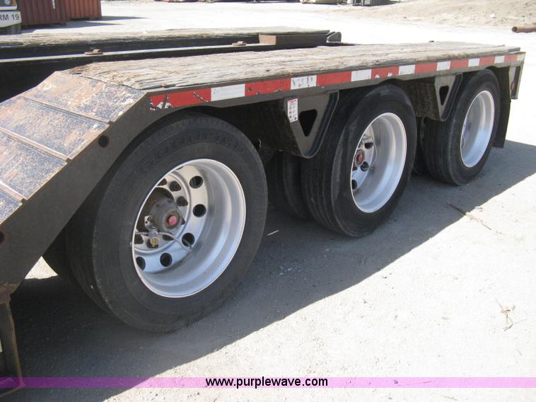 image for item G8282 2006 Trail King Advantage TK110HDG-533 RGN drop deck trailer