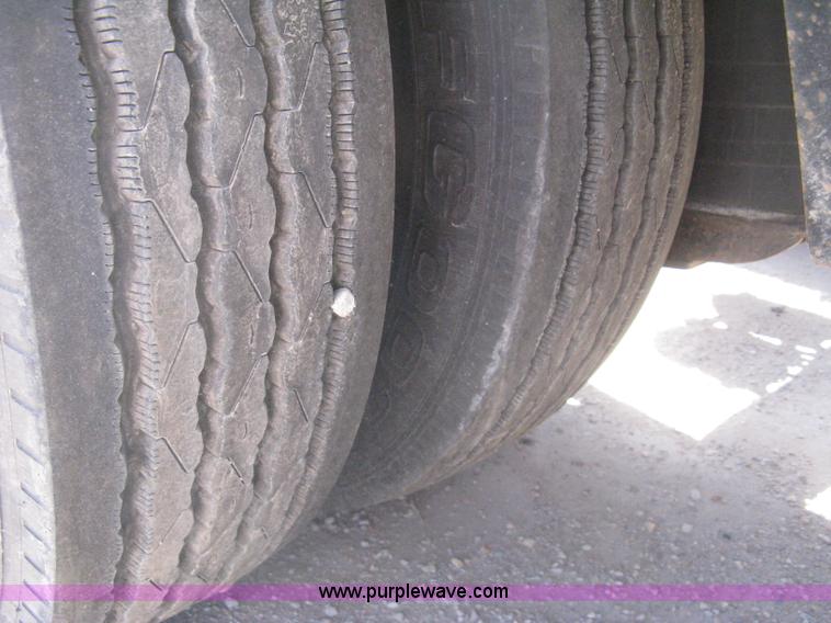 image for item G8282 2006 Trail King Advantage TK110HDG-533 RGN drop deck trailer