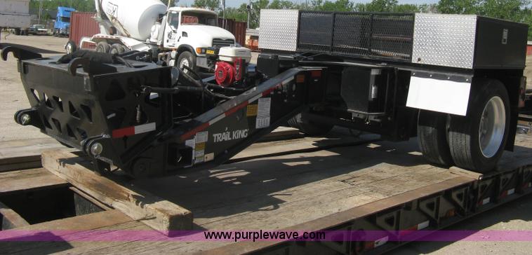 image for item G8282 2006 Trail King Advantage TK110HDG-533 RGN drop deck trailer