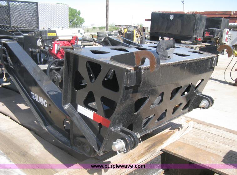 image for item G8282 2006 Trail King Advantage TK110HDG-533 RGN drop deck trailer