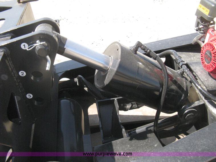 image for item G8282 2006 Trail King Advantage TK110HDG-533 RGN drop deck trailer