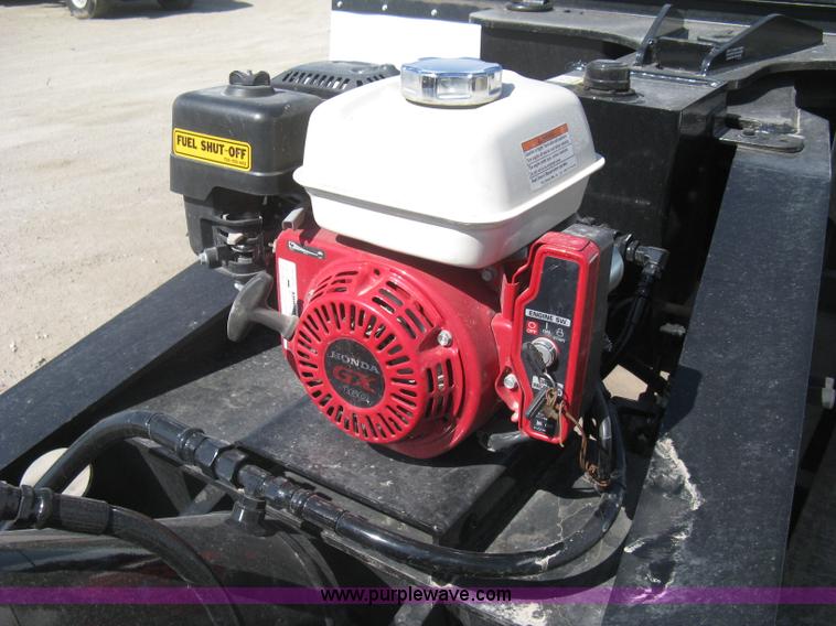 image for item G8282 2006 Trail King Advantage TK110HDG-533 RGN drop deck trailer