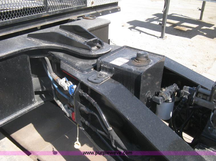 image for item G8282 2006 Trail King Advantage TK110HDG-533 RGN drop deck trailer