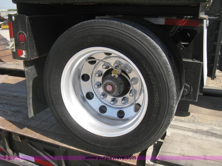 image for item G8282 2006 Trail King Advantage TK110HDG-533 RGN drop deck trailer