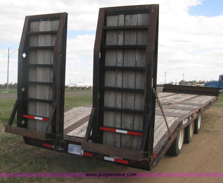image for item G8290 2007 Winston flatbed equipment trailer