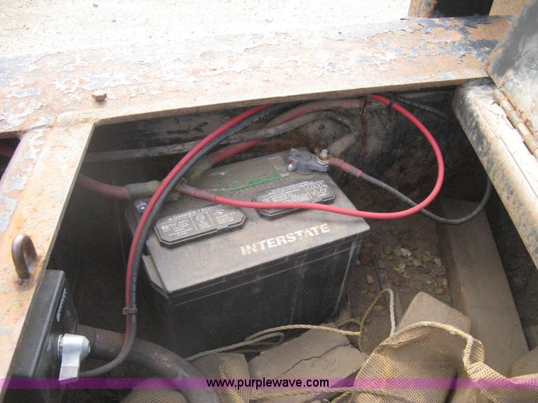 image for item G8290 2007 Winston flatbed equipment trailer