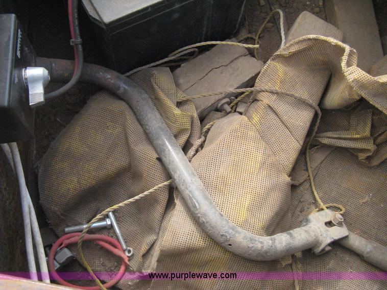 image for item G8290 2007 Winston flatbed equipment trailer