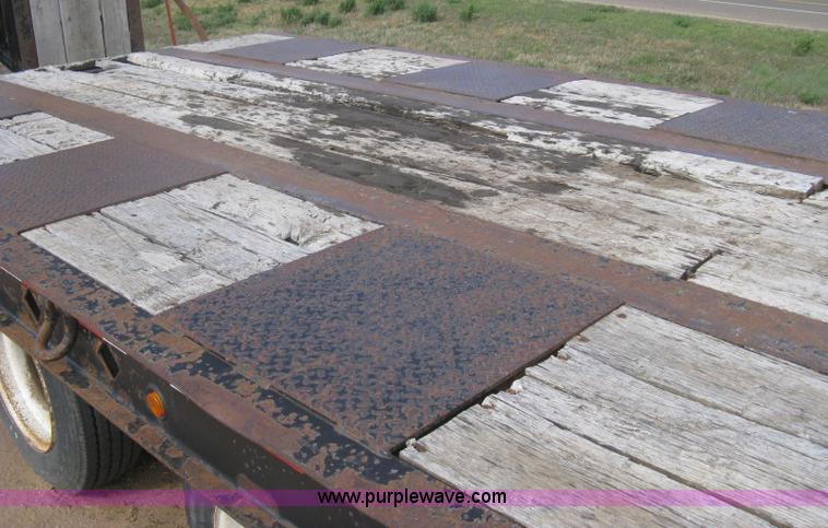 image for item G8290 2007 Winston flatbed equipment trailer