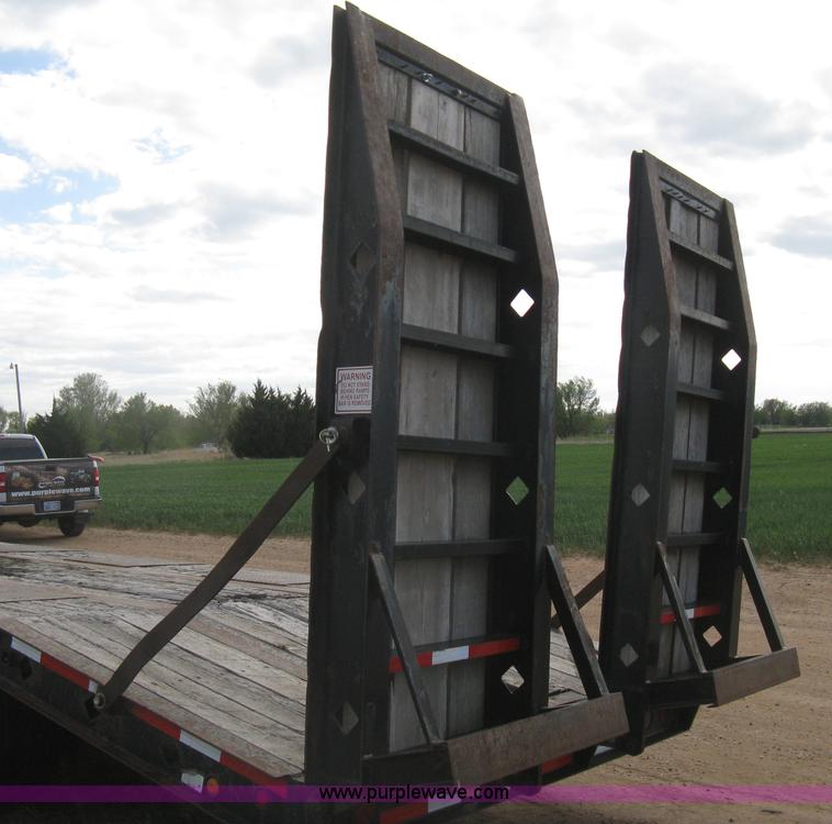 image for item G8290 2007 Winston flatbed equipment trailer