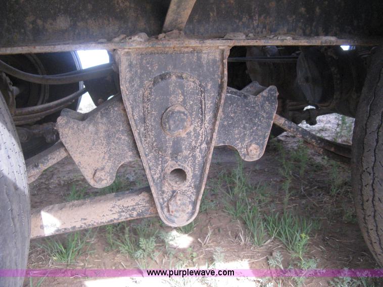 image for item G8290 2007 Winston flatbed equipment trailer