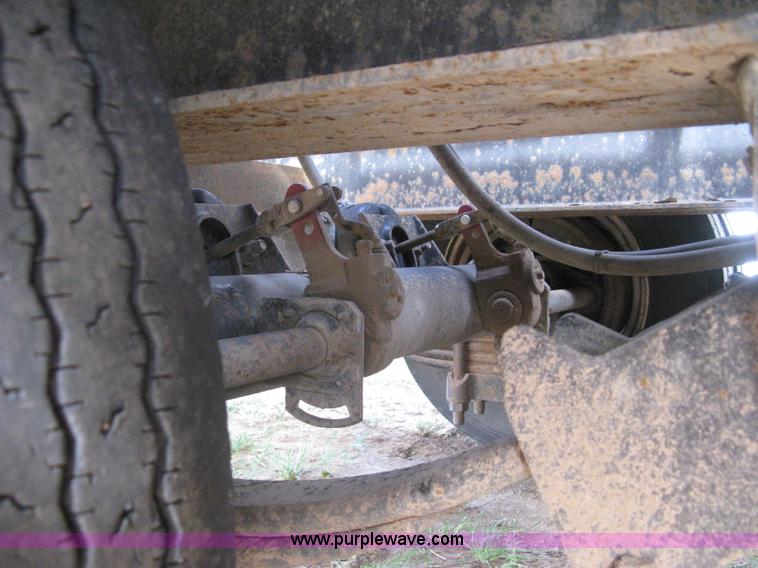 image for item G8290 2007 Winston flatbed equipment trailer