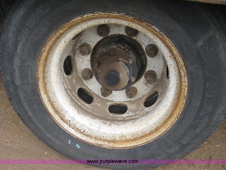 image for item G8290 2007 Winston flatbed equipment trailer