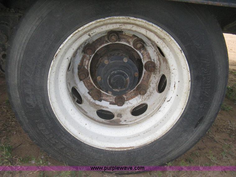 image for item G8290 2007 Winston flatbed equipment trailer