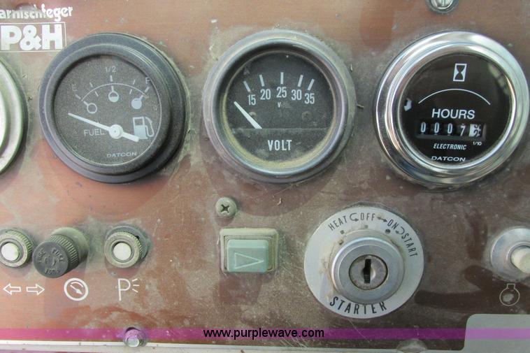 image for item G8357 P & H 122 Omega 100 series hydraulic crane