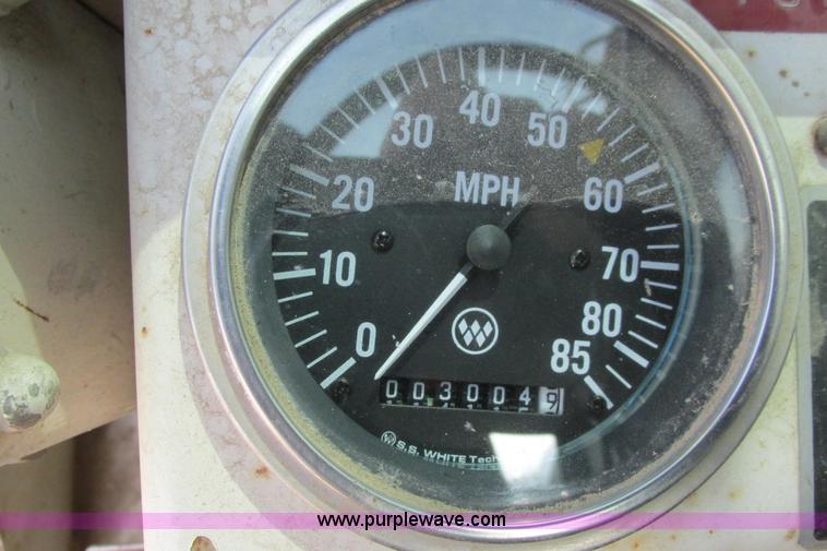 image for item G8357 P & H 122 Omega 100 series hydraulic crane