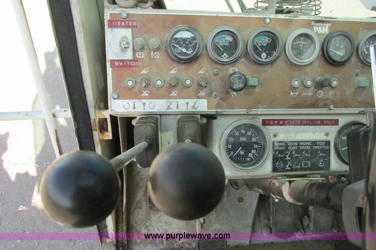 image for item G8357 P & H 122 Omega 100 series hydraulic crane