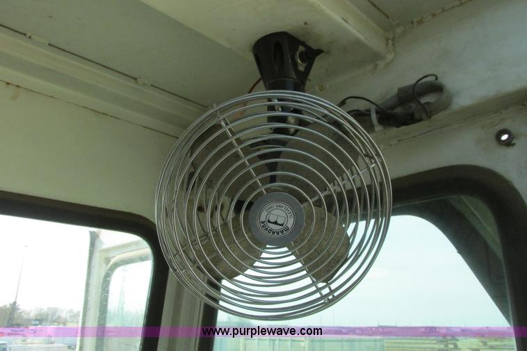 image for item G8357 P & H 122 Omega 100 series hydraulic crane