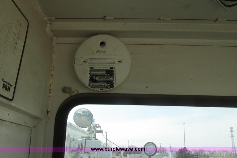 image for item G8357 P & H 122 Omega 100 series hydraulic crane