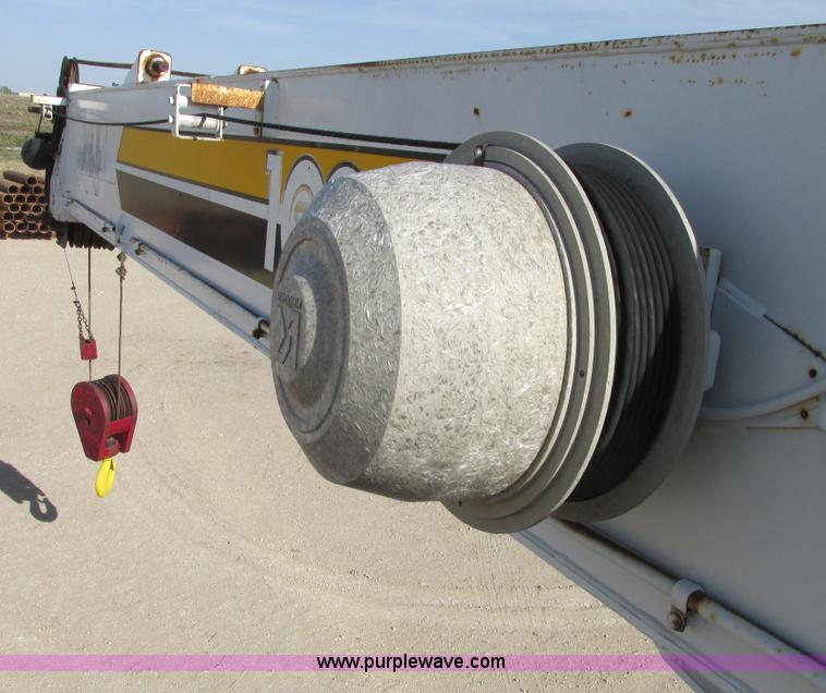 image for item G8357 P & H 122 Omega 100 series hydraulic crane