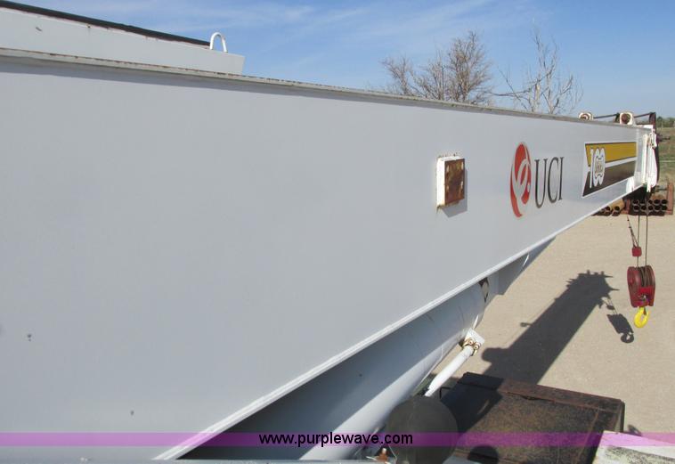 image for item G8357 P & H 122 Omega 100 series hydraulic crane