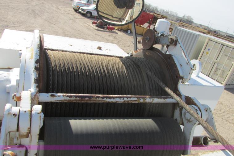 image for item G8357 P & H 122 Omega 100 series hydraulic crane