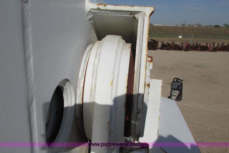 image for item G8357 P & H 122 Omega 100 series hydraulic crane