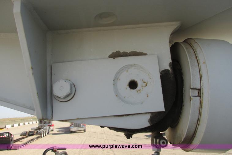 image for item G8357 P & H 122 Omega 100 series hydraulic crane