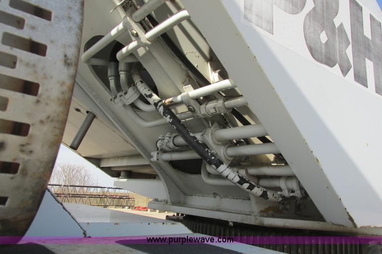 image for item G8357 P & H 122 Omega 100 series hydraulic crane