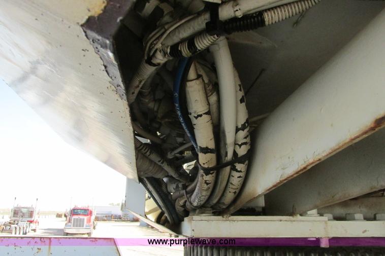 image for item G8357 P & H 122 Omega 100 series hydraulic crane