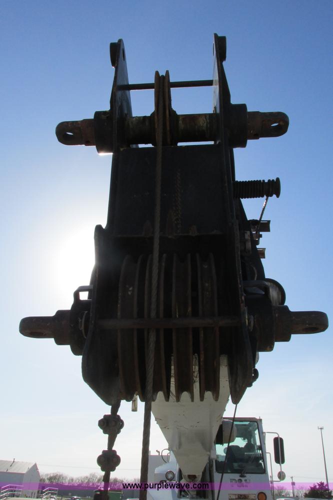 image for item G8357 P & H 122 Omega 100 series hydraulic crane