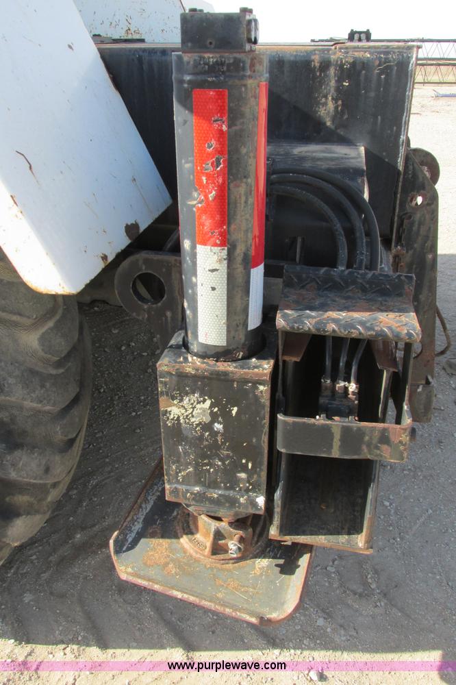 image for item G8357 P & H 122 Omega 100 series hydraulic crane