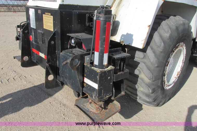 image for item G8357 P & H 122 Omega 100 series hydraulic crane