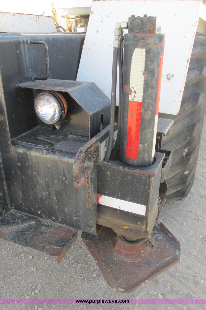 image for item G8357 P & H 122 Omega 100 series hydraulic crane