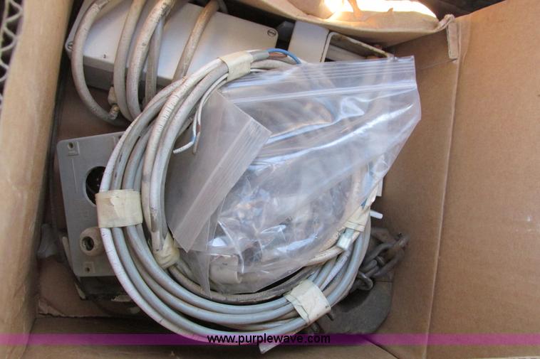 image for item G8357 P & H 122 Omega 100 series hydraulic crane