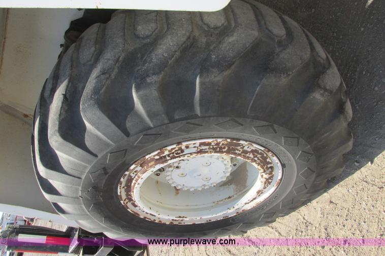 image for item G8357 P & H 122 Omega 100 series hydraulic crane