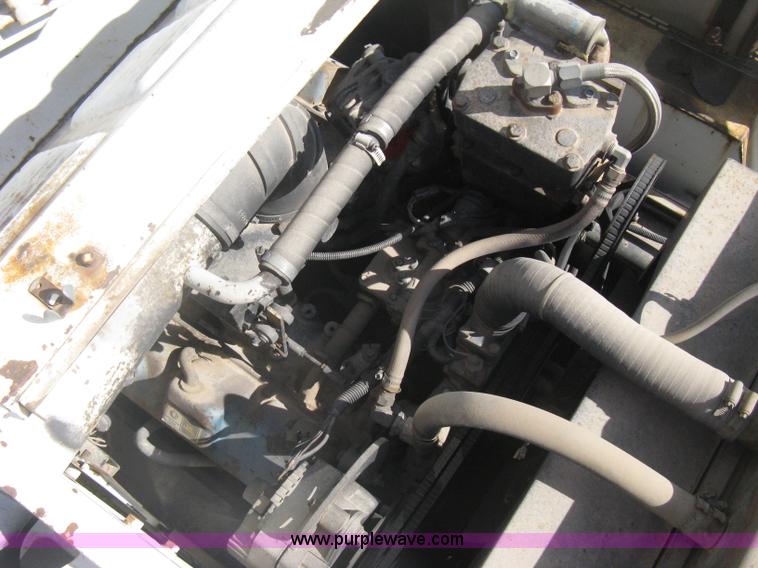 image for item G8357 P & H 122 Omega 100 series hydraulic crane