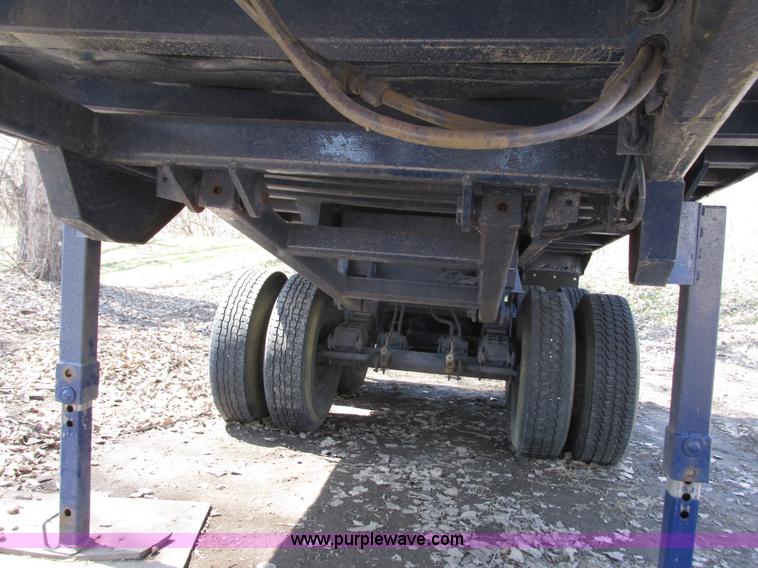 image for item G8768 1996 Warren QFS-2254 end dump trailer