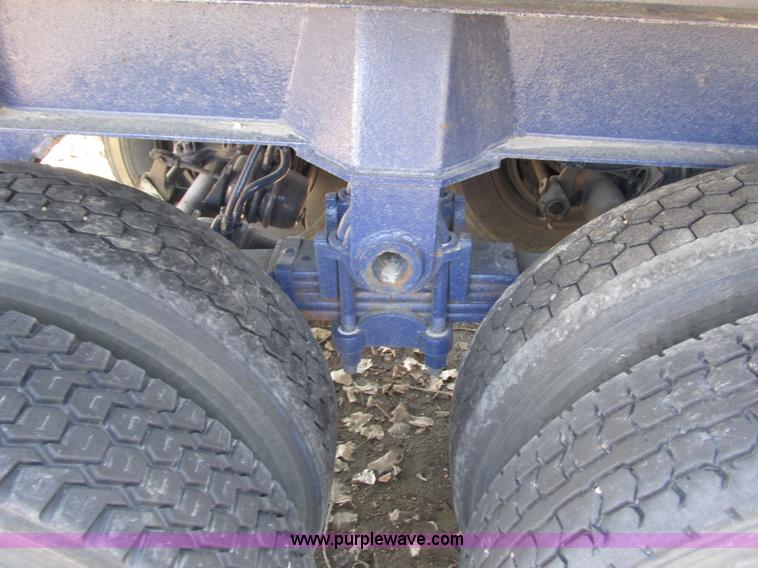 image for item G8768 1996 Warren QFS-2254 end dump trailer