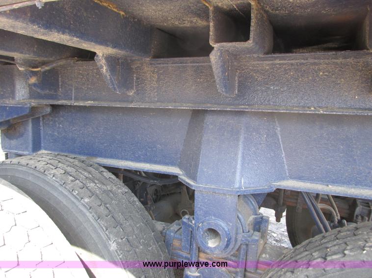 image for item G8768 1996 Warren QFS-2254 end dump trailer